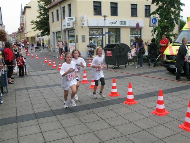 ../Images/BenefizlaufMerseburg2010 (82).jpg